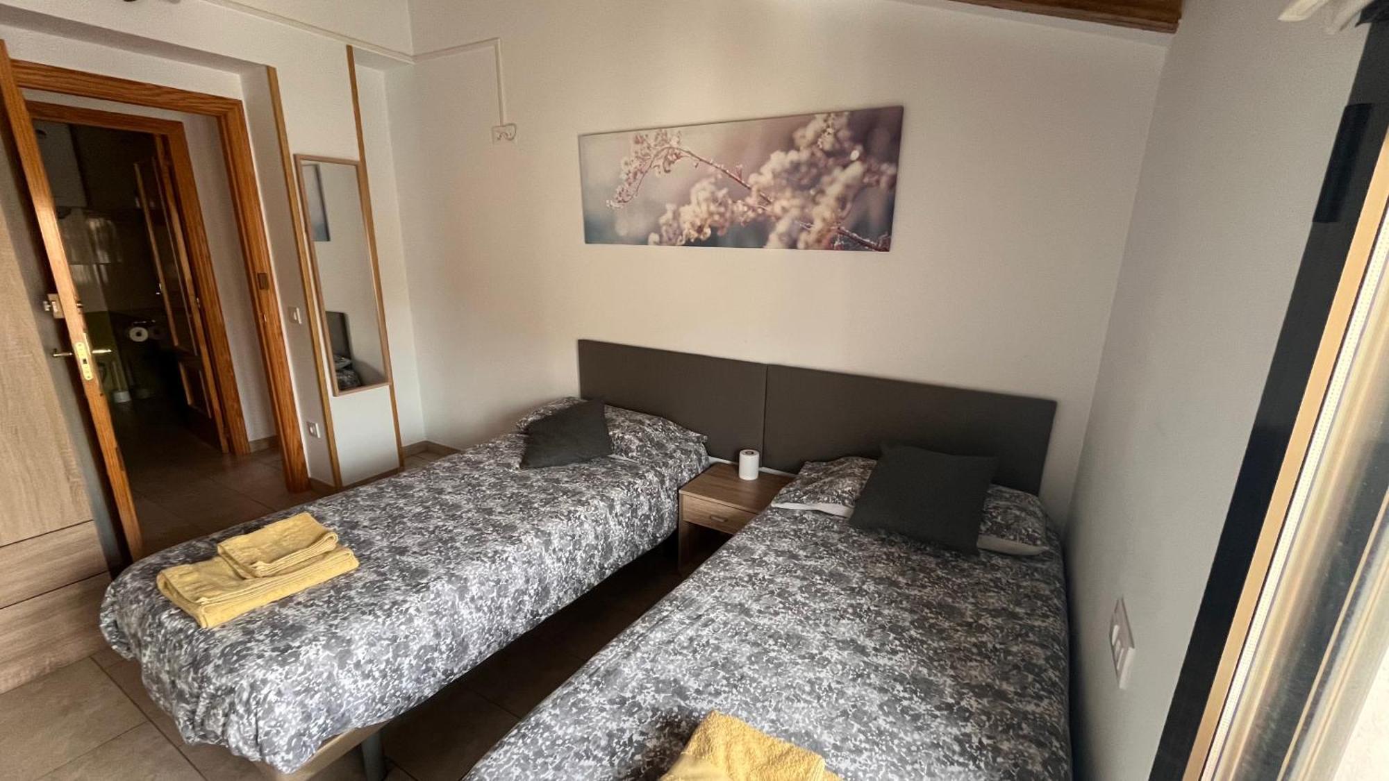 Ca Lidia - Apartamentos Turisticos El Balconet 贝尼曼特利 外观 照片